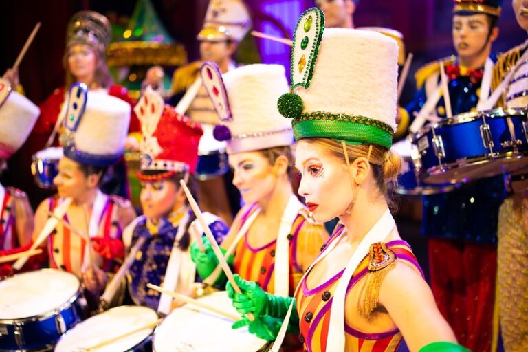 Cirque Dreams Holidaze